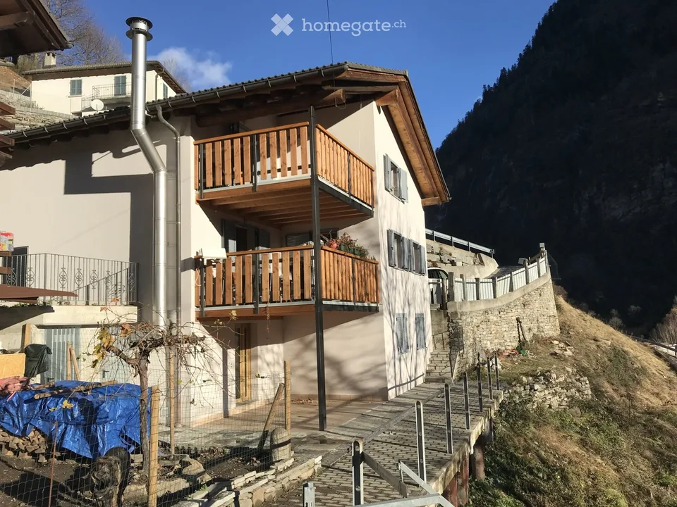 Haus im Bergtal Calanca