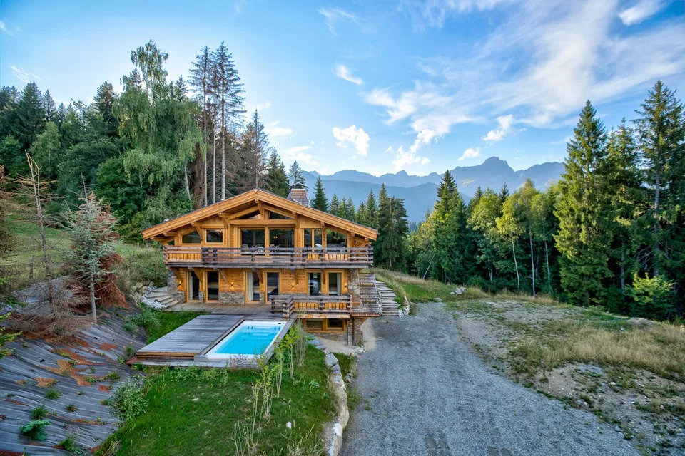 Einzigartige Gelegenheit, ein wunderschönes, neues Chalet in Combloux zu erwerben.