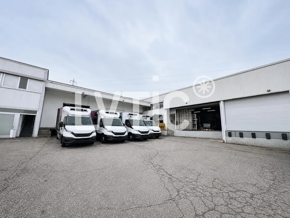 Industriegebäude von 1100 m2 zum Verkauf in Villars-Sainte-Croix – Foto 6 von 8