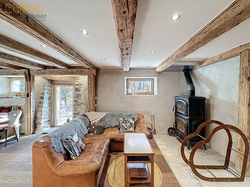 Casa ristrutturata in un rifugio di pace e natura, 4x4 indispensabile