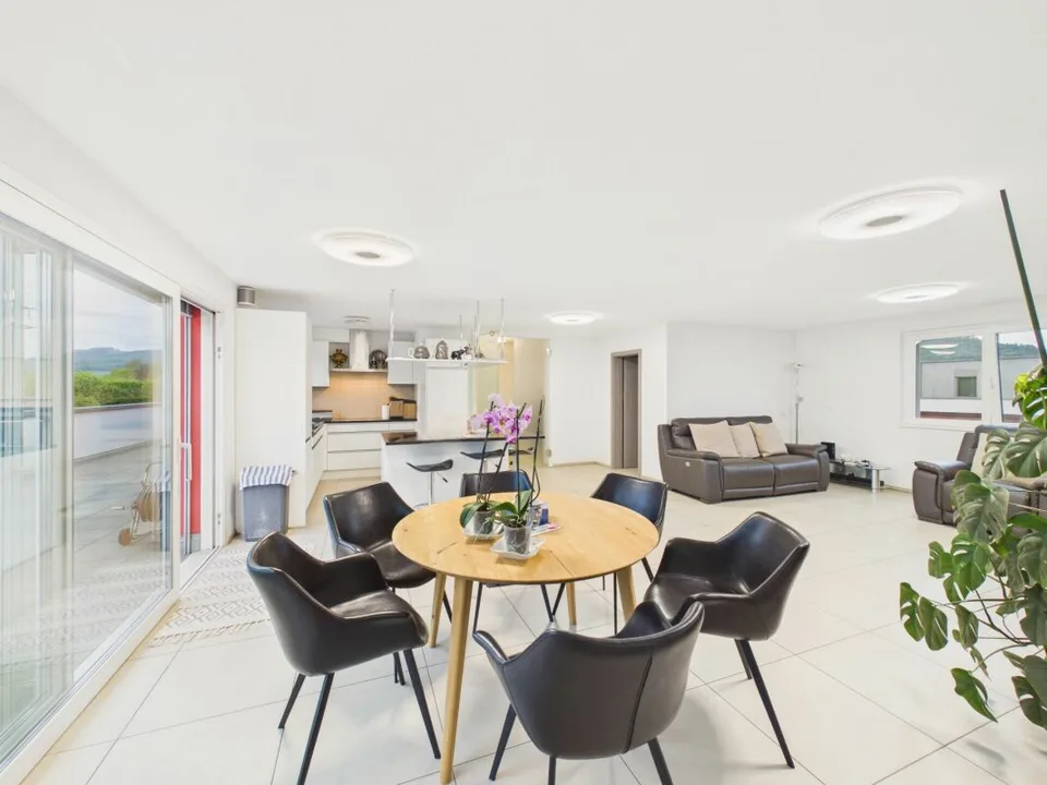 Moderne Penthouse-Wohnung mit Panorama-Terrasse in Delémont