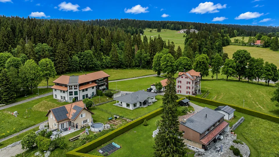 Meravigliosa casa indipendente di 3,5 locali, doppio garage e giardino