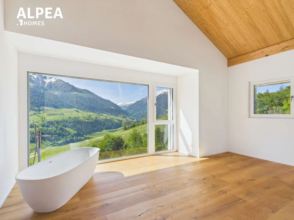 Einfamilienhaus mit Einliegerwohnung & Panoramaausblick in Cumbel (Val Lumnezia)