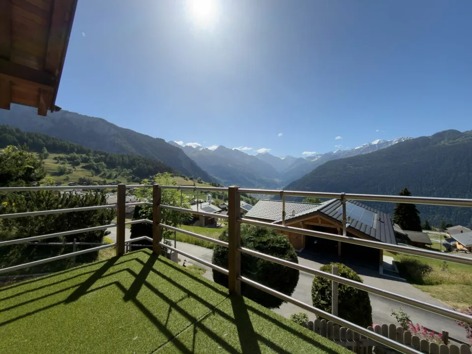 Magnificent Haus mit Panoramablick auf die Alpen – Foto 14 von 16