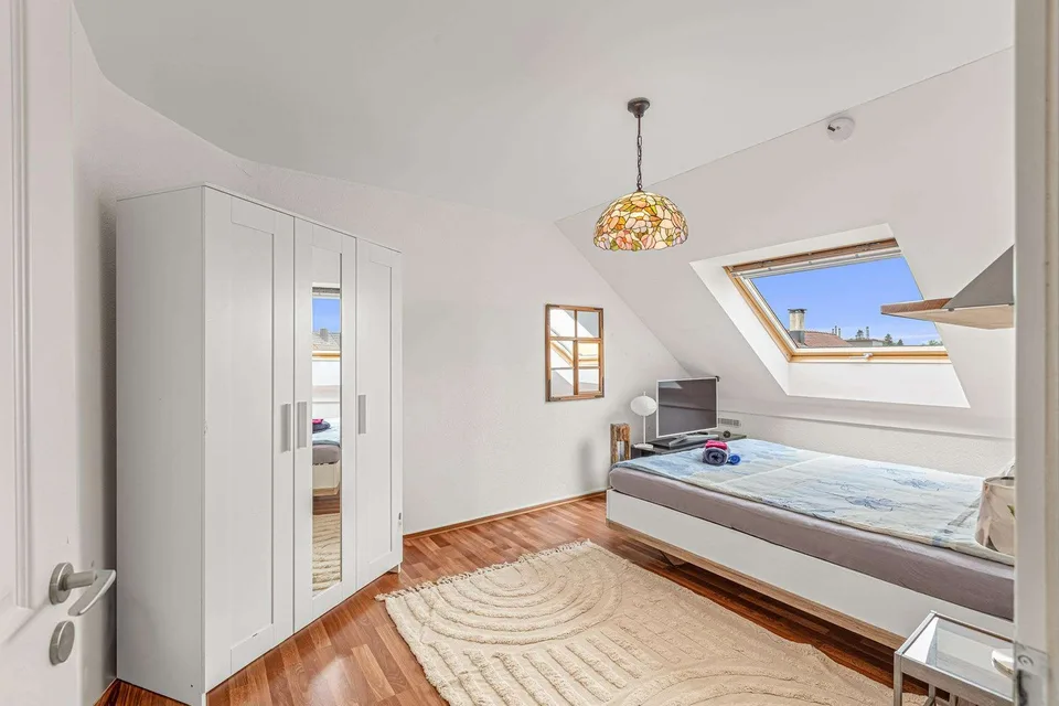 9.5 Zimmer DEFH mit Freiraum und Gestaltungspotenzial – Foto 8 von 12