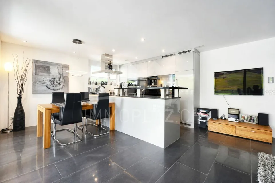 Schöne 3½ Zi.-Ferienwohnung an ruhiger Lage in Savognin