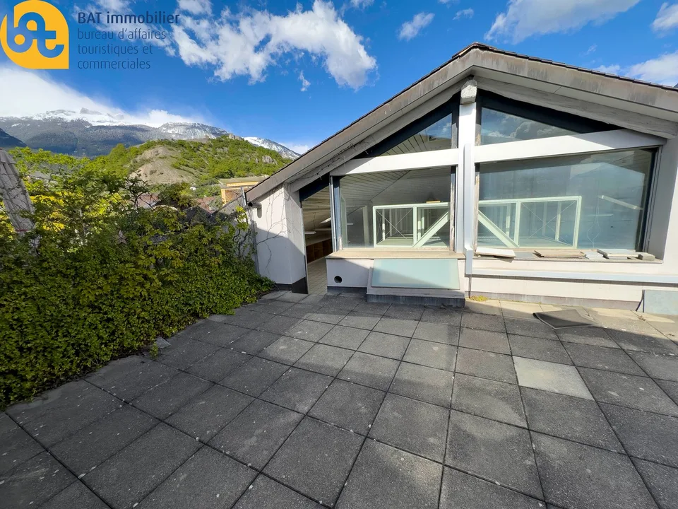 Sierre - ufficio loft mansardato con ampia terrazza - Gobet