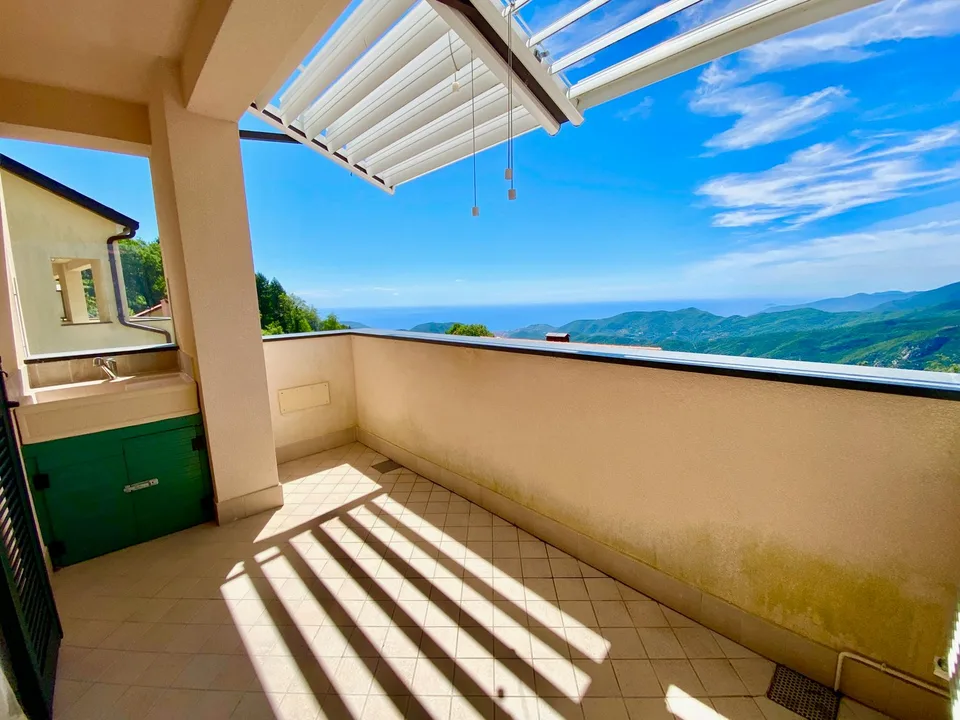 Neuwertige Maisonette-Wohnung in ruhiger und sonniger Lage mit schönem Meerblick, Pool und Wellness – Foto 10 von 13