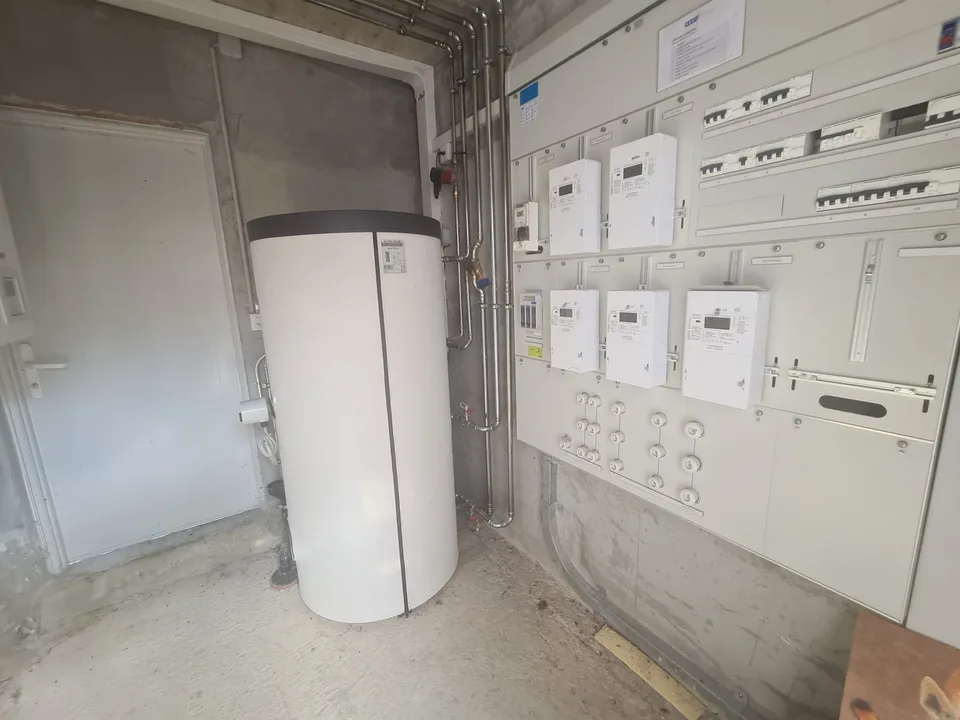 Zu verkaufen 2 Immobilien mit Rendite, bestehend aus 4 Wohnungen pro Immobilie, alle vermietet – Foto 20 von 20
