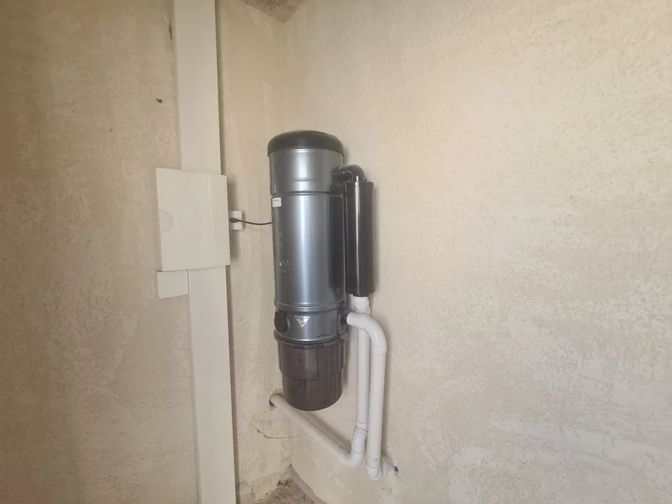 Zu verkaufen 2 Immobilien mit Rendite, bestehend aus 4 Wohnungen pro Immobilie, alle vermietet – Foto 18 von 20