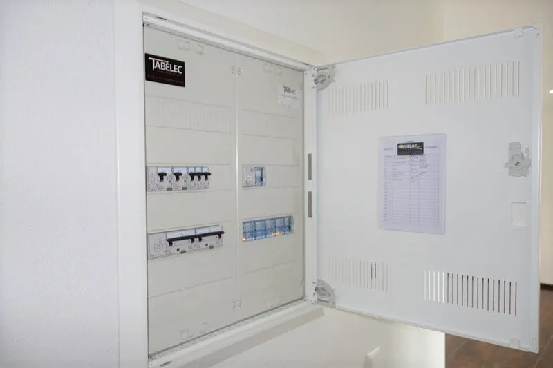 Zu verkaufen 2 Immobilien mit Rendite, bestehend aus 4 Wohnungen pro Immobilie, alle vermietet – Foto 17 von 20