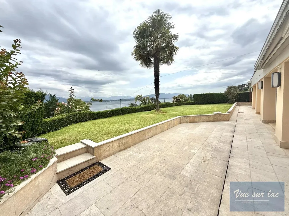 Penthouse di lusso a Tannay, con vista sul lago di Ginevra e le Alpi