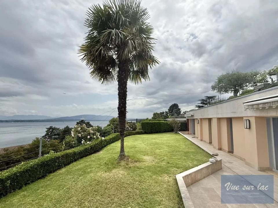 Penthouse di lusso a Tannay, con vista sul lago di Ginevra e le Alpi