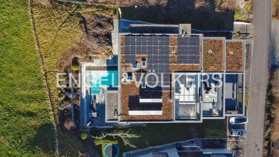 Appartamento attico di lusso a Buchs: eleganza, panorama montano e oasi di benessere