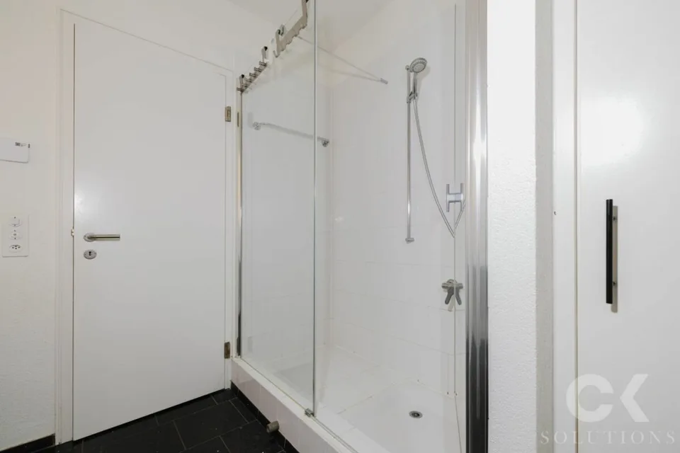 Grosszügige 5-Zimmer-Gartenwohnung in Oberwil - Wohnen mit Stil, Raum und Natur – Foto 10 von 14