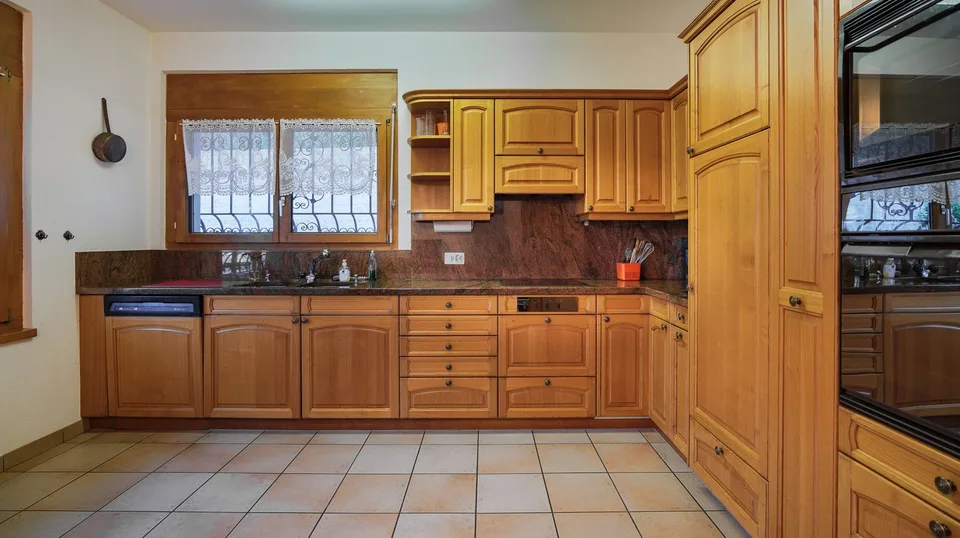 Schönes Ferienhaus mit 5.5 Zimmern in Collina d'Oro – Foto 8 von 10