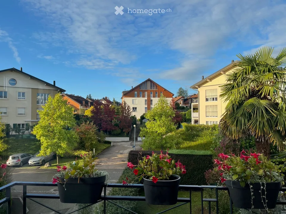 Duplex di 4,5 locali luminoso con balcone a Prangins