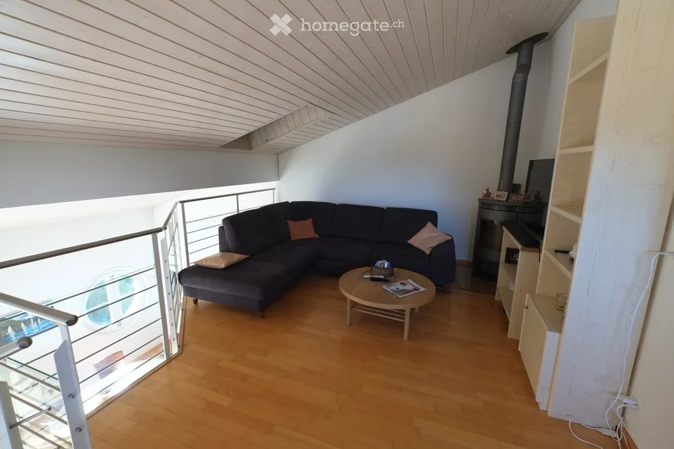 Duplex di 4,5 locali luminoso con balcone a Prangins
