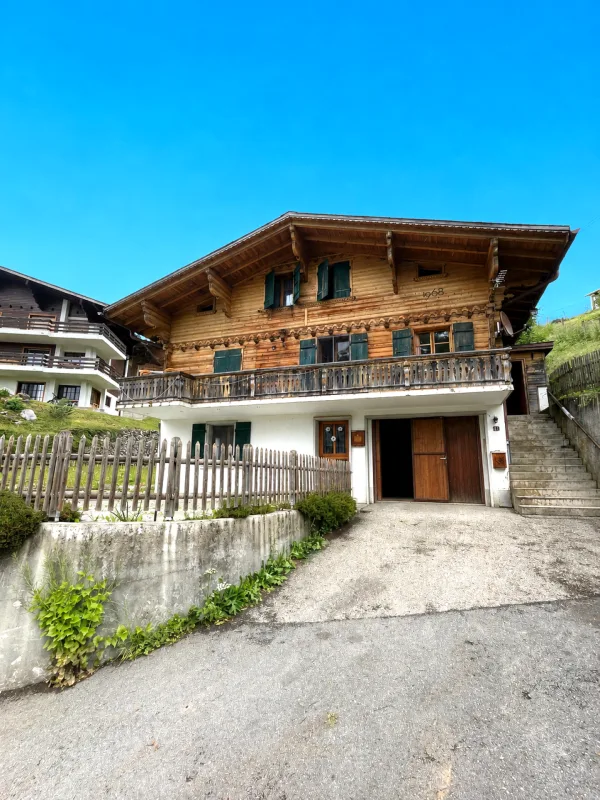 Grosses 7-Zimmer Chalet mit Einliegerwohnung und wunderbarer Weitsicht in Château-d'Oex VD