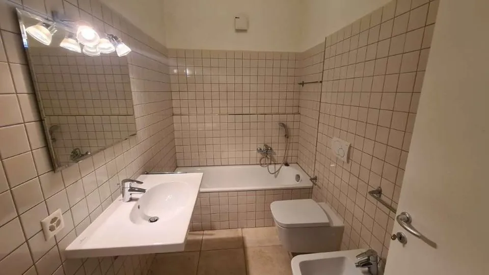 COLDRERIO: SCHÖNES APPARTAMENT 3.5 ZIMMER IN DEN WEINBERGEN – Foto 9 von 12