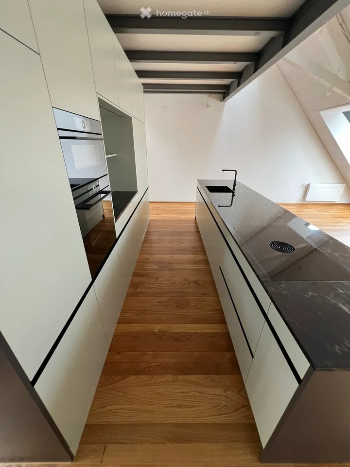 Altstadthaus mit Garage (Erstbezug nach Renovation) / Old town house with parking (just renovated)