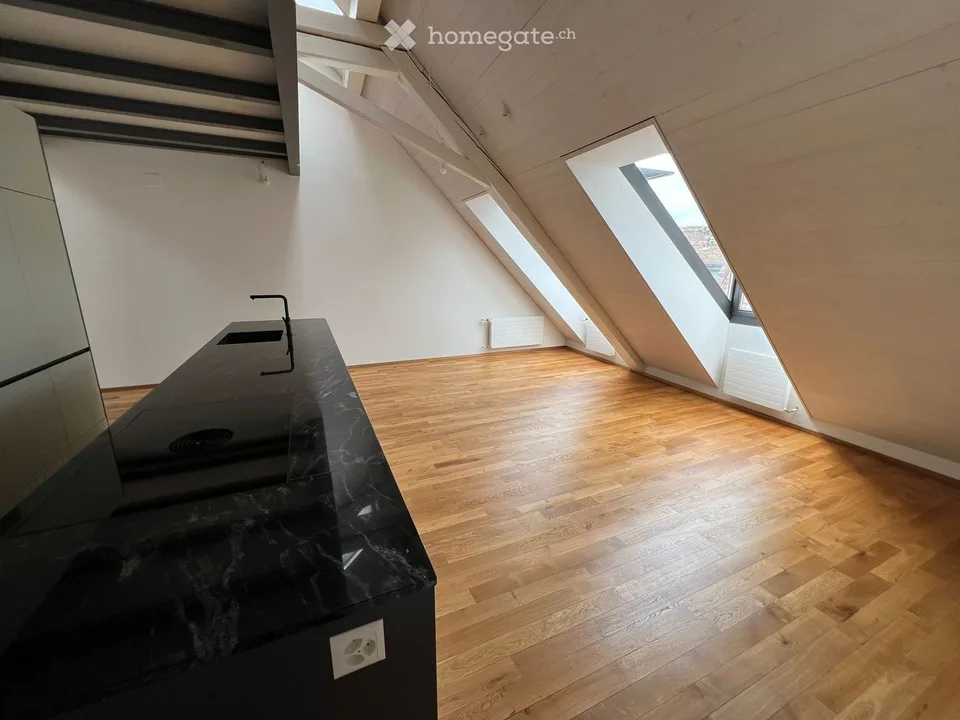Altstadthaus mit Garage (Erstbezug nach Renovation) / Old town house with parking (just renovated)