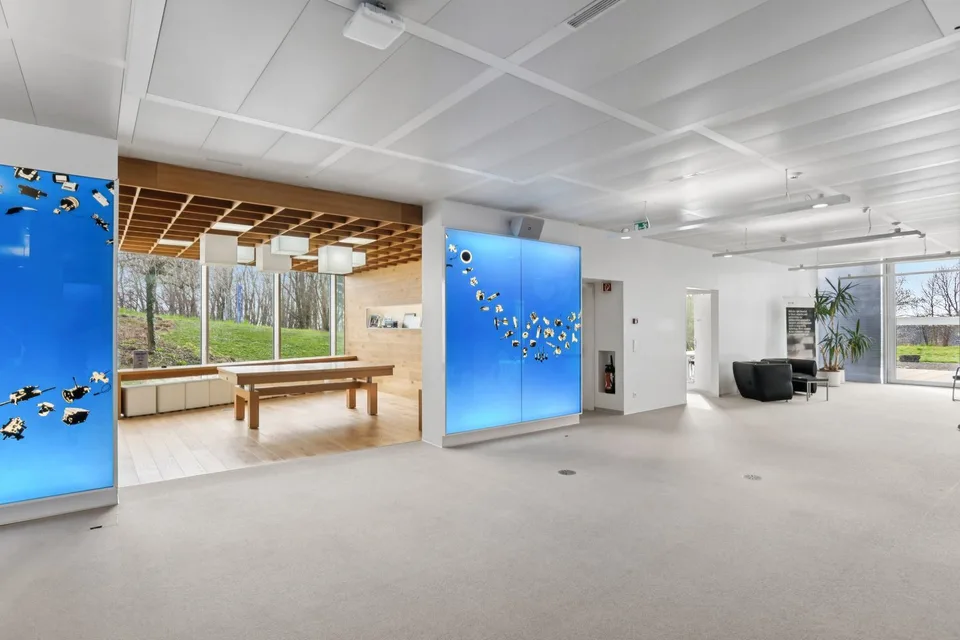 Oberfläche von 680 m² mit privater Terrasse von 175 m² – zahlreiche mögliche Nutzungen – Foto 6 von 11