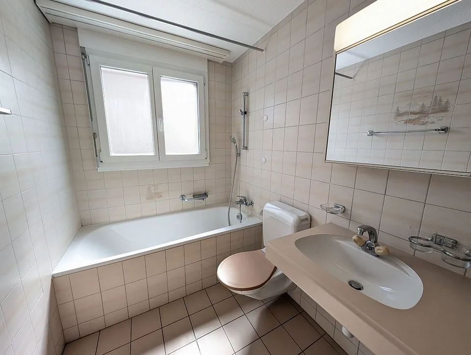 3.5-Zimmerwohnung, Parterre links