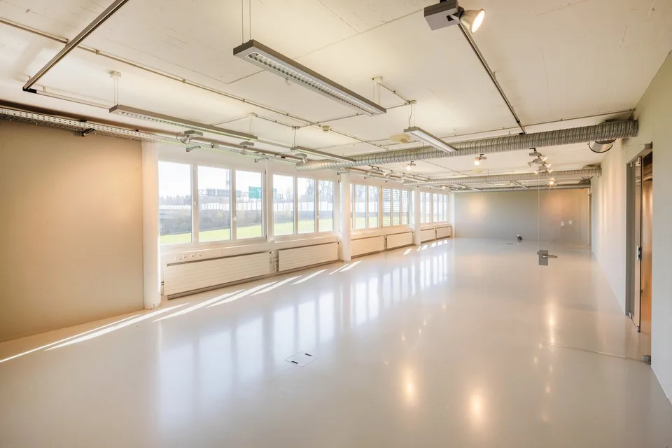 Helles Büro zu vermieten in Cham – 65 m² sofort verfügbar