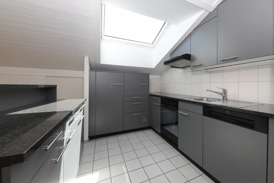 Moderne 2.0-Zimmer-Dachwohnung mit Charme