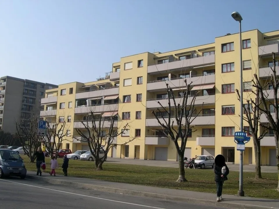 Places de parc extérieures à louer !