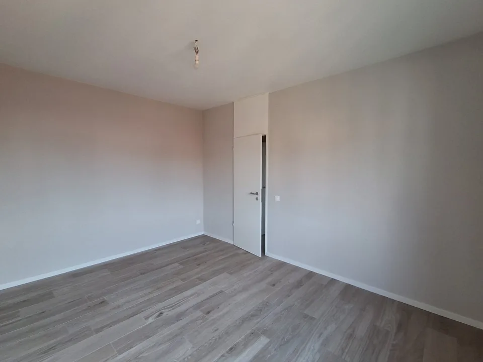 AFFITTASI 4.5 LOCALI ATTICO COMPLETAMENTE RISTRUTTURATO A LUGANO – foto 10 di 20