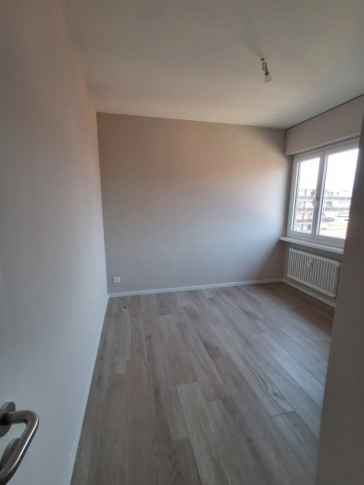 AFFITTASI 4.5 LOCALI ATTICO COMPLETAMENTE RISTRUTTURATO A LUGANO – foto 13 di 20