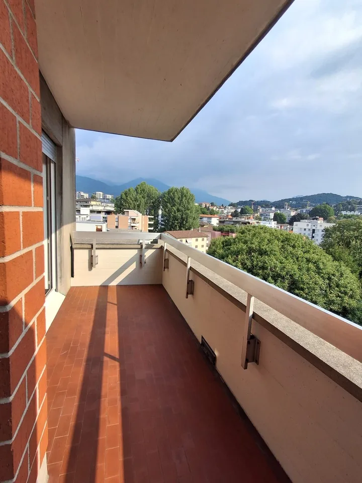 AFFITTASI 4.5 LOCALI ATTICO COMPLETAMENTE RISTRUTTURATO A LUGANO – foto 18 di 20