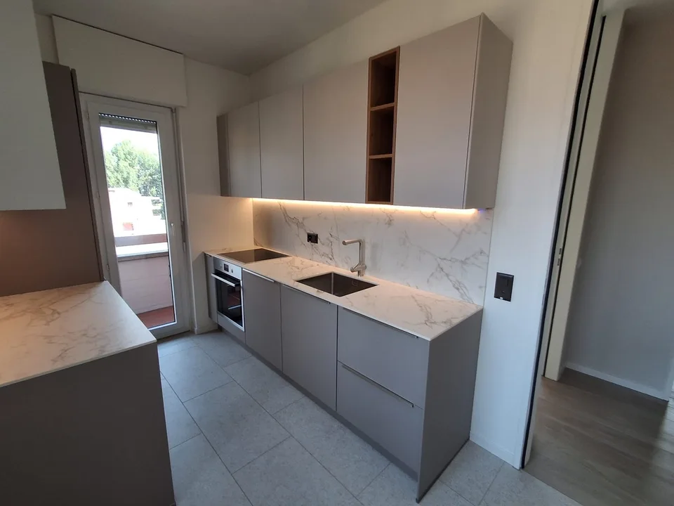 Miete 4.5 Zimmer-Penthouse komplett renoviert in Lugano