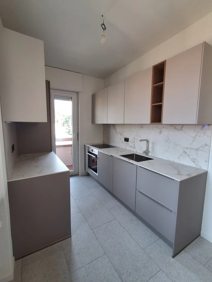 AFFITTASI 4.5 LOCALI ATTICO COMPLETAMENTE RISTRUTTURATO A LUGANO – foto 7 di 20