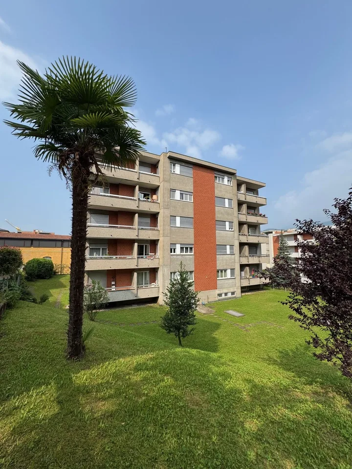 Miete 4.5 Zimmer-Penthouse komplett renoviert in Lugano