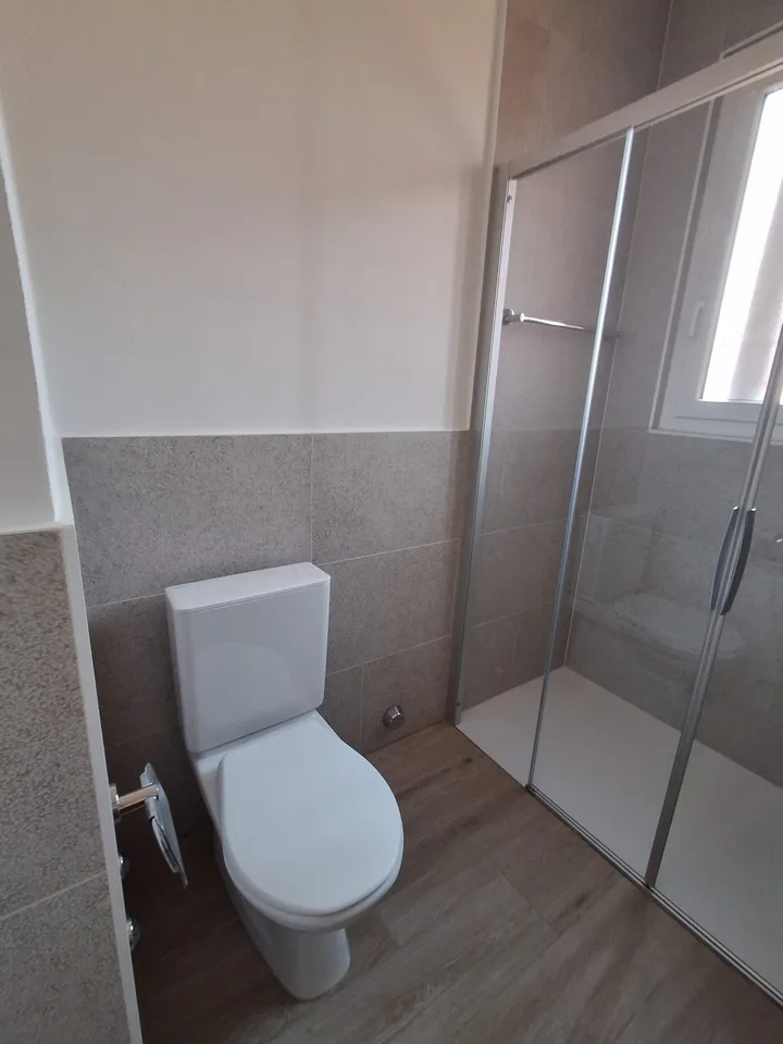 AFFITTASI 4.5 LOCALI ATTICO COMPLETAMENTE RISTRUTTURATO A LUGANO – foto 15 di 20