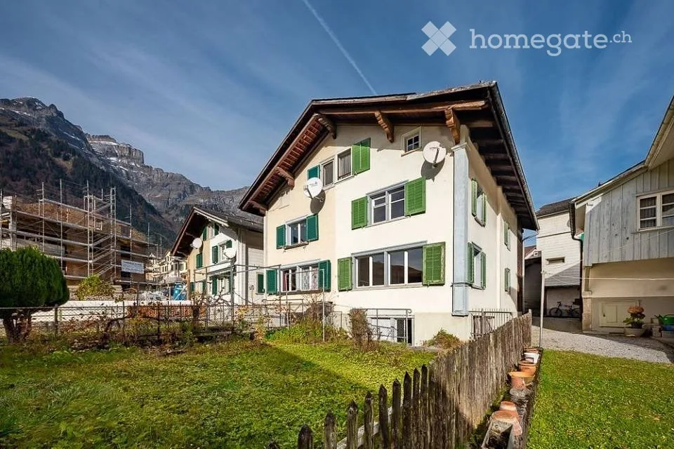 Charming 4-Room Half-House with Mountain Views in Schwanden GL