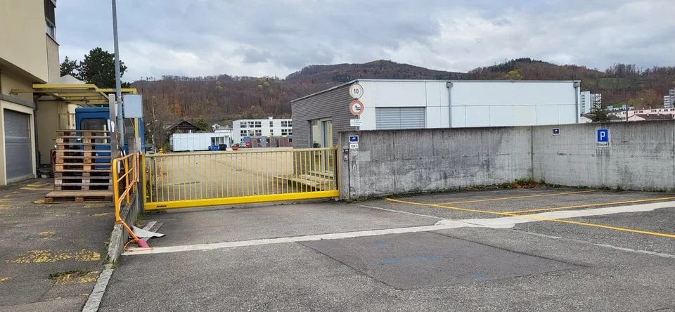 Cerca un magazzino temporaneo all'esterno?