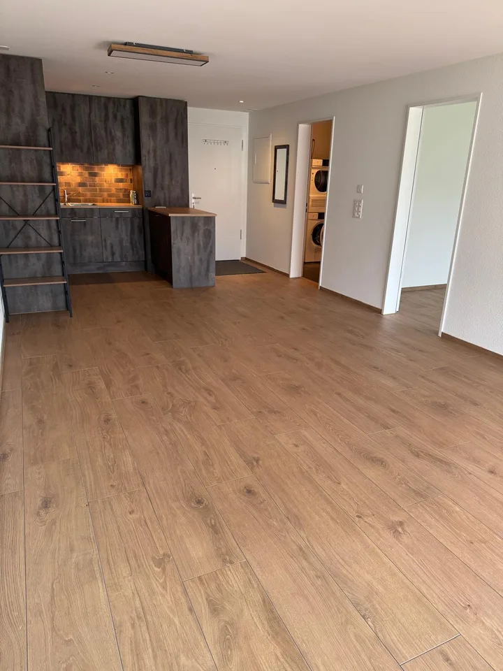 2.5-Zimmer-Wohnung mit Wintergarten im Dorfkern von Oberwil – Foto 7 von 16