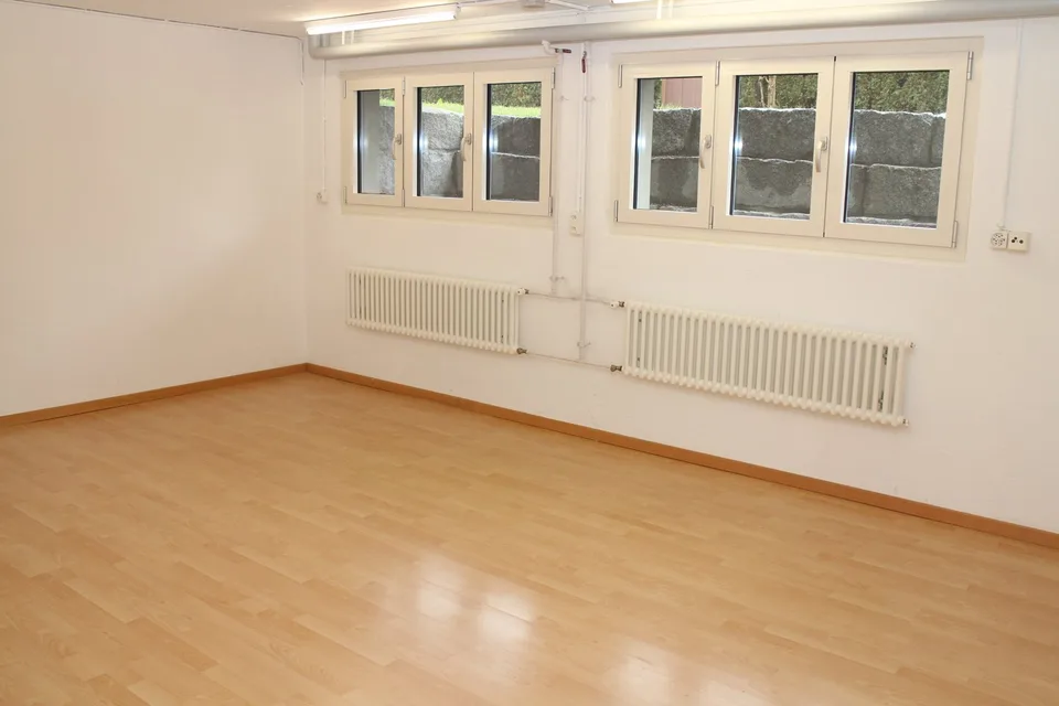heller Lager-/Hobbyraum ca. 25m² an zentraler Lage