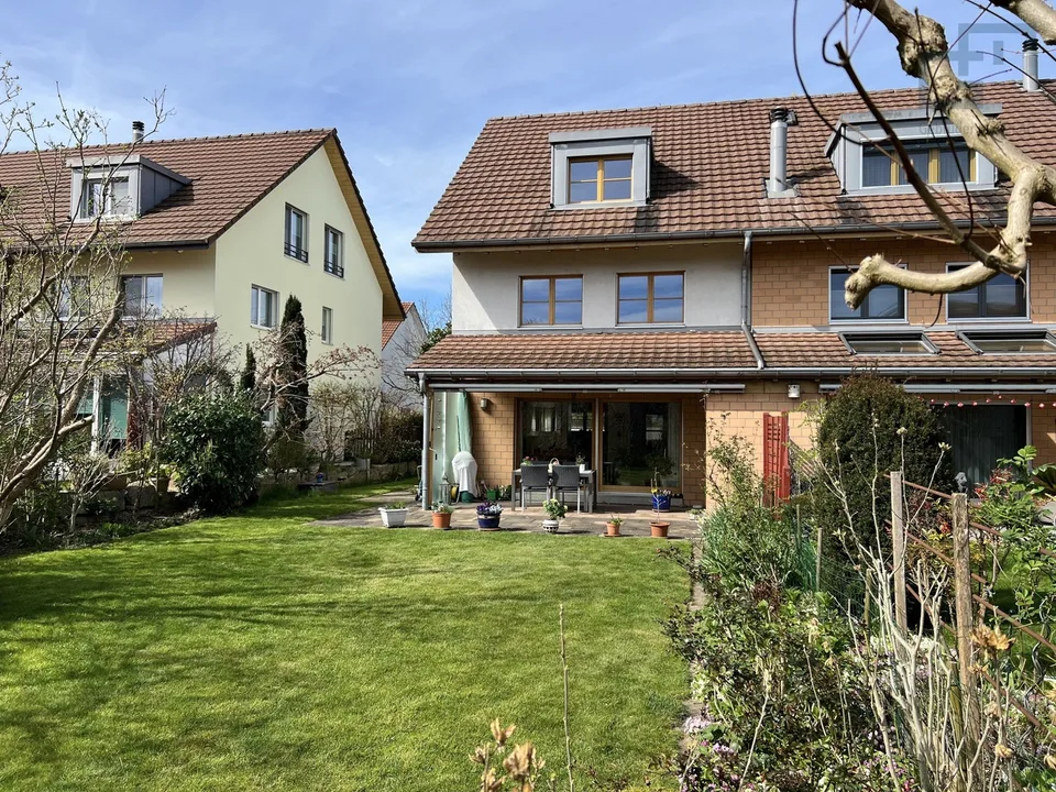 Sonniges Reiheneckhaus mit schönem Garten!