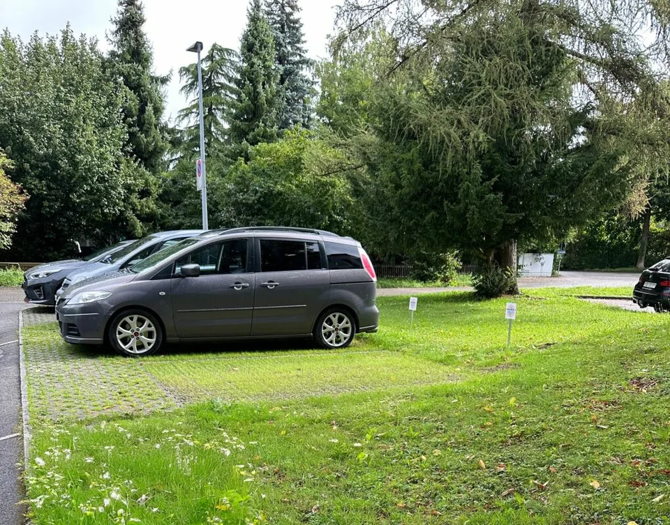 AUSSENPARKPLÄTZE IN GRENCHEN SO ZU VERMIETEN