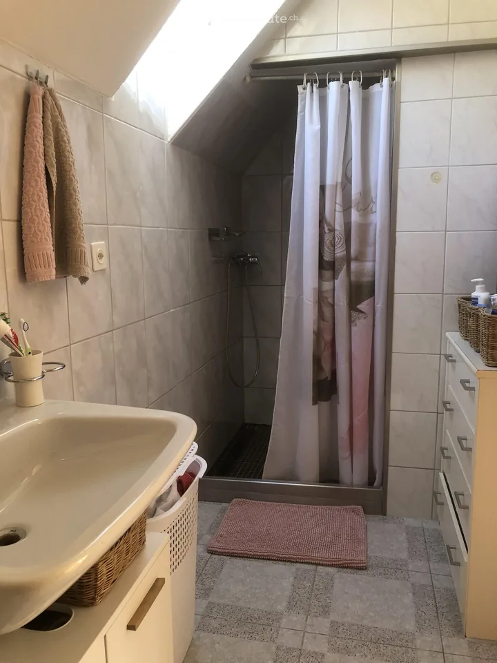 Charming 5.5-room old building apartment in Tamins – renovated and quietly located