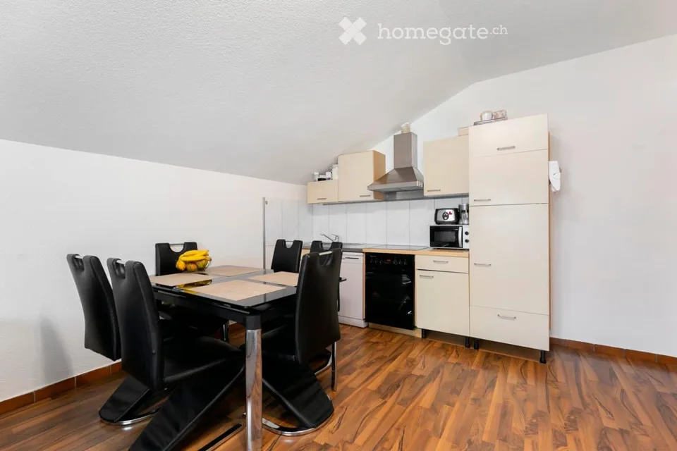Charming 5.5-room old building apartment in Tamins – renovated and quietly located