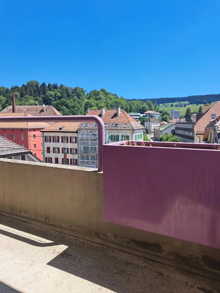 Helles 2-Zimmer-Wohnung mit Balkon in Le Locle – Foto 11 von 12