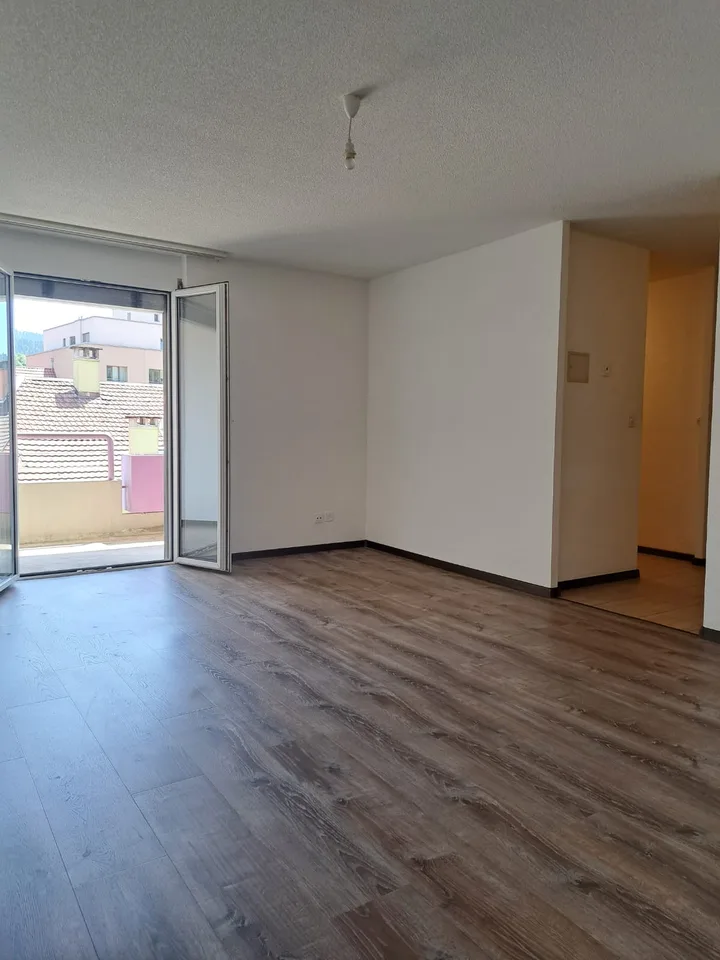 Helles 2-Zimmer-Wohnung mit Balkon in Le Locle – Foto 9 von 12
