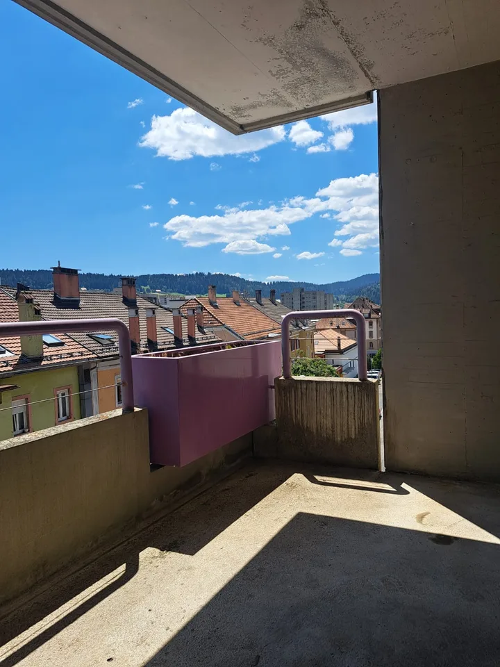 Helles 2-Zimmer-Wohnung mit Balkon in Le Locle – Foto 10 von 12