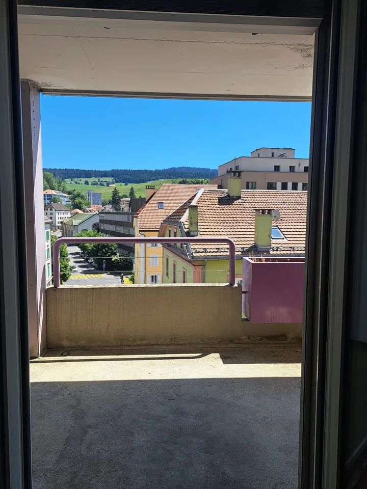 Helles 2-Zimmer-Wohnung mit Balkon in Le Locle – Foto 12 von 12